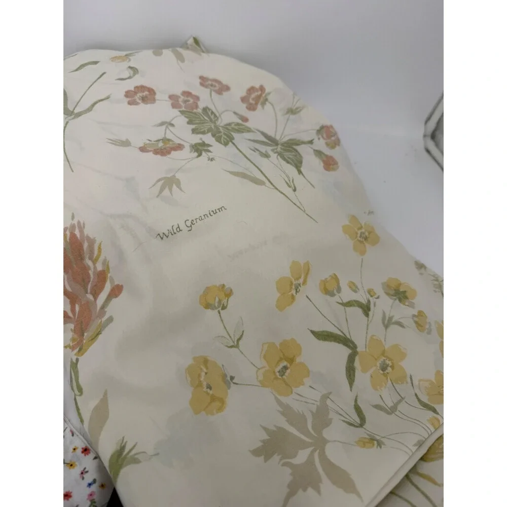1.a.4 Vintage Botanical Wildflower Fitted Sheet Floral Print